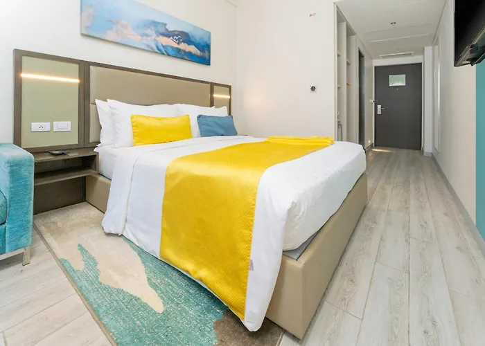 Savoy Mactan Cebu Near Newtown 4*
