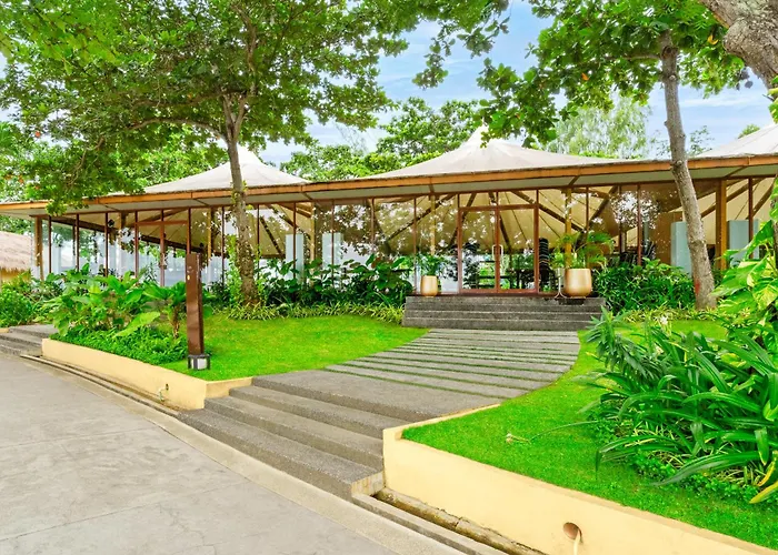Savoy Mactan Cebu Near Newtown 4*