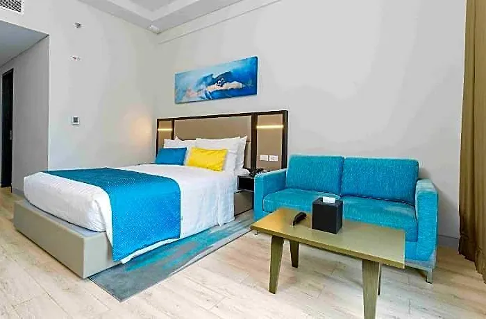 Hotel Savoy Mactan Cebu Near Newtown 4*